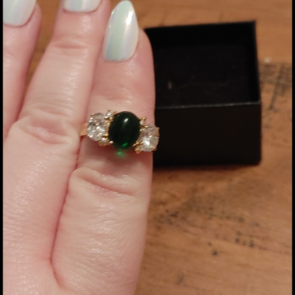 Ring with green stone size 6 - Picture 3 of 4